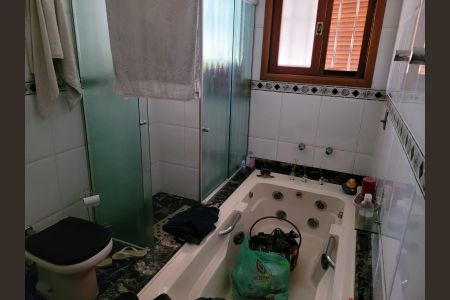 Casa à venda com 480m², 4 quartos e 2 vagas Casa à venda com 480m², 4 quartos e 2 vagasBanheiro