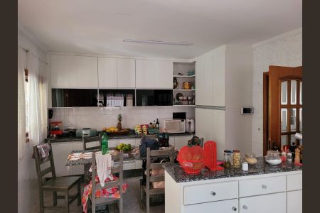 Casa à venda com 480m², 4 quartos e 2 vagas Casa à venda com 480m², 4 quartos e 2 vagasCozinha