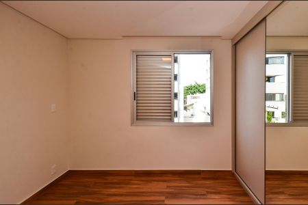 Apartamento à venda com 120m², 3 quartos e 2 vagas Apartamento à venda com 120m², 3 quartos e 2 vagasSuíte 2