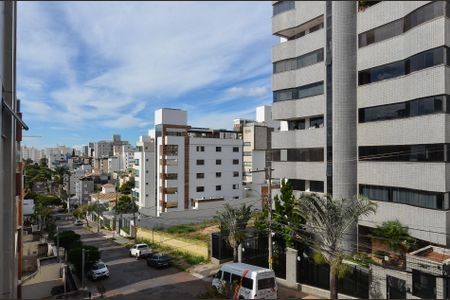 Apartamento à venda com 120m², 3 quartos e 2 vagas Apartamento à venda com 120m², 3 quartos e 2 vagasVista