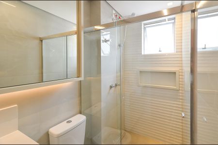 Apartamento à venda com 120m², 3 quartos e 2 vagas Apartamento à venda com 120m², 3 quartos e 2 vagasBanheiro Suíte 1