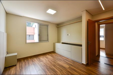 Apartamento à venda com 120m², 3 quartos e 2 vagas Apartamento à venda com 120m², 3 quartos e 2 vagasSuíte 3