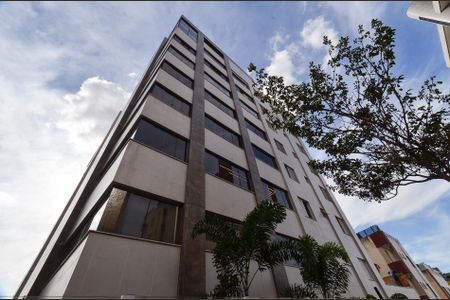Apartamento à venda com 120m², 3 quartos e 2 vagas Apartamento à venda com 120m², 3 quartos e 2 vagasFachada