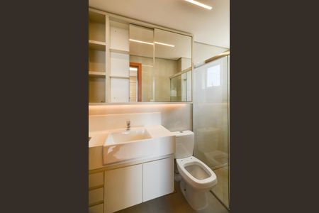 Apartamento à venda com 120m², 3 quartos e 2 vagas Apartamento à venda com 120m², 3 quartos e 2 vagasBanheiro Suíte 2