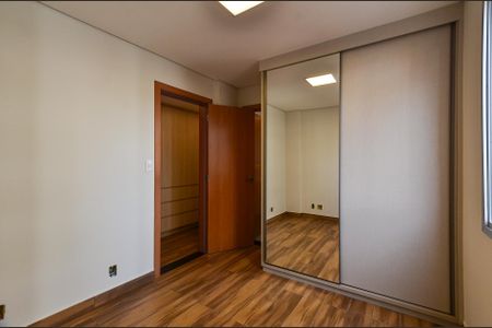 Apartamento à venda com 120m², 3 quartos e 2 vagas Apartamento à venda com 120m², 3 quartos e 2 vagasSuíte 1