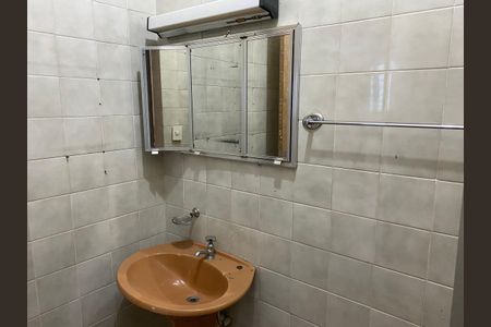 Casa à venda com 360m², 4 quartos e 8 vagasBanheiro