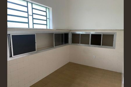 Casa à venda com 360m², 4 quartos e 8 vagasCozinha