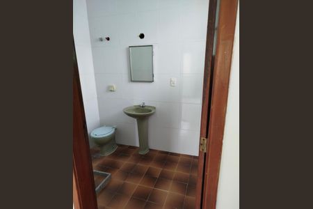 Casa à venda com 360m², 4 quartos e 8 vagasBanheiro