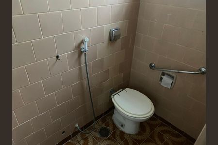 Casa à venda com 360m², 4 quartos e 8 vagasBanheiro