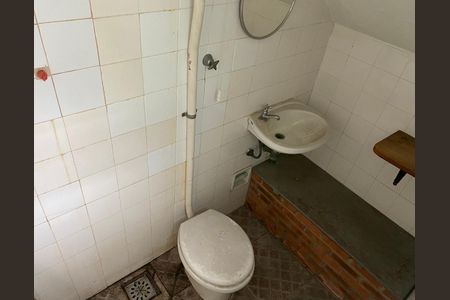 Casa à venda com 360m², 4 quartos e 8 vagasBanheiro