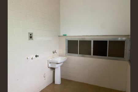 Casa à venda com 360m², 4 quartos e 8 vagasÁrea de serviço
