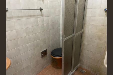 Casa à venda com 360m², 4 quartos e 8 vagasBanheiro