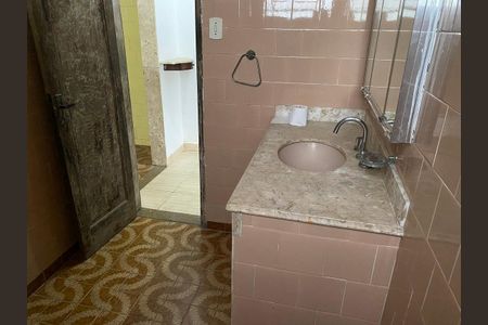 Casa à venda com 360m², 4 quartos e 8 vagasBanheiro