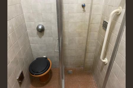 Casa à venda com 360m², 4 quartos e 8 vagasBanheiro