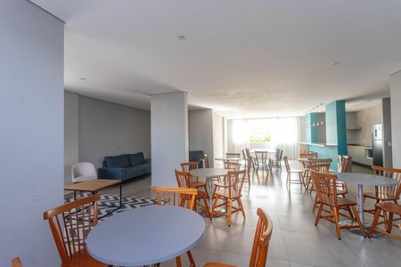 Apartamento para alugar com 42m², 2 quartos e 1 vaga Apartamento para alugar com 42m², 2 quartos e 1 vagaÁrea comum - Salão de festas