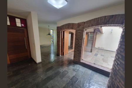 Sala de casa para alugar com 4 quartos, 390m² em Belvedere, Belo Horizonte