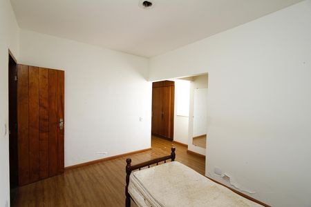 Casa para alugar com 390m², 5 quartos e 4 vagasSuíte