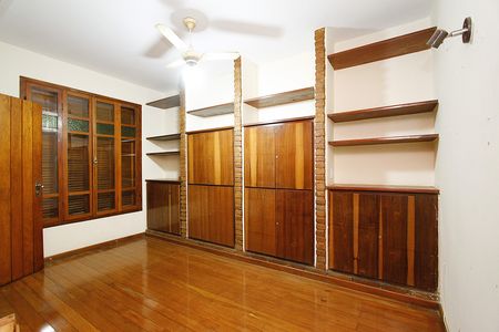 Casa para alugar com 390m², 5 quartos e 4 vagasQuarto 1