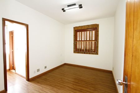 Casa para alugar com 390m², 5 quartos e 4 vagasSuíte 2