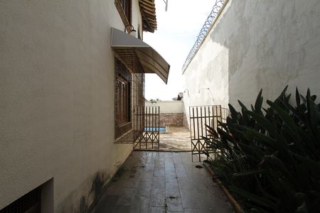 Casa para alugar com 390m², 5 quartos e 4 vagasÁrea externa