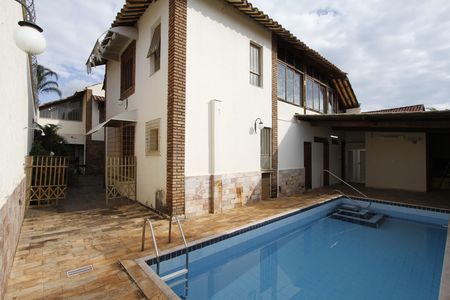 Casa para alugar com 390m², 5 quartos e 4 vagasPiscina