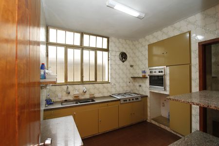 Casa para alugar com 390m², 5 quartos e 4 vagasEdícula 