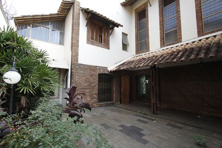 Casa para alugar com 390m², 5 quartos e 4 vagasÁrea comum