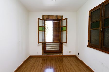 Casa para alugar com 390m², 5 quartos e 4 vagasQuarto 2