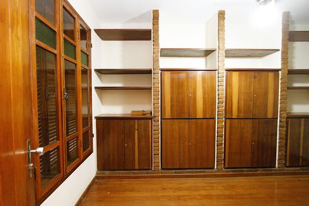 Casa para alugar com 390m², 5 quartos e 4 vagasQuarto 1