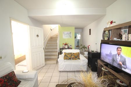 Casa à venda com 140m², 3 quartos e 2 vagasSala