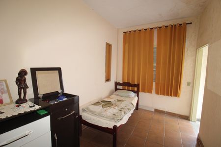 Casa à venda com 140m², 3 quartos e 2 vagasÁrea de Serviço - Quarto