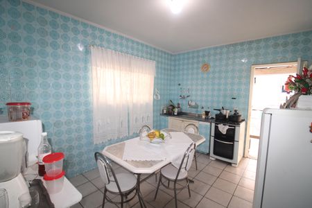 Casa à venda com 140m², 3 quartos e 2 vagasCozinha