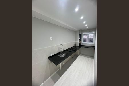 Cozinha de apartamento para alugar com 1 quarto, 40m² em Irajá, Rio de Janeiro