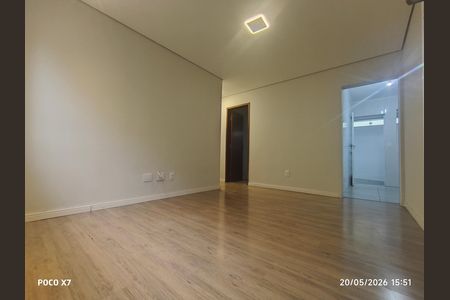Apartamento para alugar com 73m², 2 quartos e 1 vagaSala