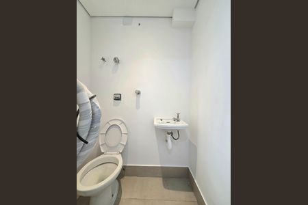 Apartamento à venda com 86m², 3 quartos e 1 vaga Apartamento à venda com 86m², 3 quartos e 1 vagaBanheiro de serviço