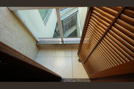 Apartamento para alugar com 75m², 2 quartos e 1 vagaSacada