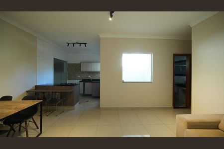 Sala de apartamento para alugar com 2 quartos, 75m² em Santa Maria, Santo André