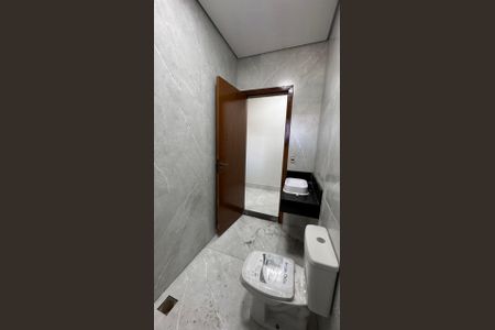 Casa à venda com 200m², 3 quartos e 2 vagasBanheiro 3