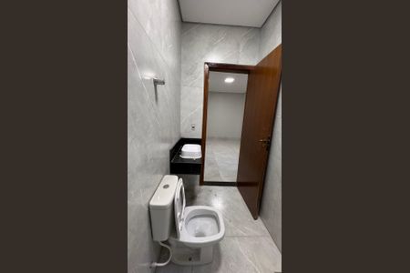 Casa à venda com 200m², 3 quartos e 2 vagasBanheiro 2