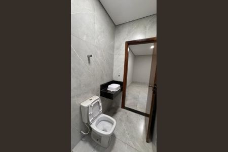 Casa à venda com 200m², 3 quartos e 2 vagasBanheiro 3