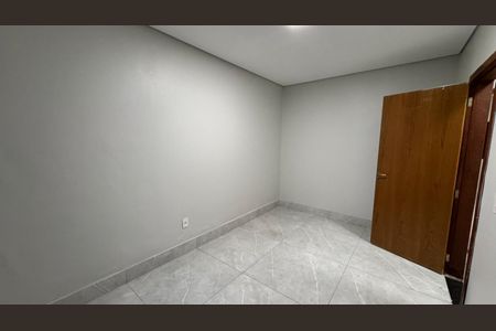 Casa à venda com 200m², 3 quartos e 2 vagasQuarto 2 