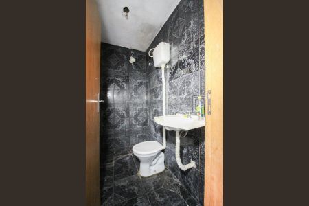 Banheiro de kitnet/studio para alugar com 1 quarto, 40m² em Alvorada, Belo Horizonte