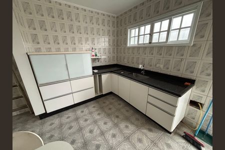 Casa para alugar com 150m², 2 quartos e 1 vaga Casa para alugar com 150m², 2 quartos e 1 vagaCozinha