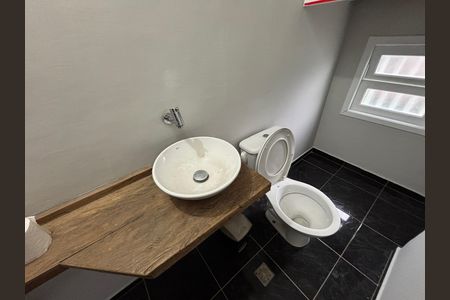 Casa para alugar com 150m², 2 quartos e 1 vaga Casa para alugar com 150m², 2 quartos e 1 vagaLavabo