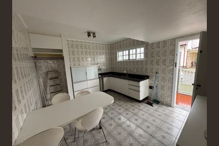 Casa para alugar com 150m², 2 quartos e 1 vaga Casa para alugar com 150m², 2 quartos e 1 vagaCozinha