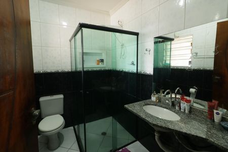 Banheiro de casa para alugar com 2 quartos, 216m² em Iapi, Osasco