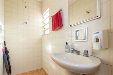 Casa à venda com 125m², 5 quartos e 1 vagaBanheiro 1