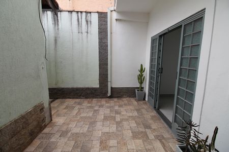 Casa para alugar com 42m², 1 quarto e sem vagaÁrea de Serviço