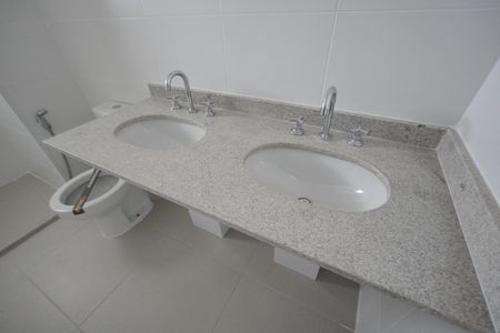 Apartamento à venda com 140m², 3 quartos e 2 vagasSuíte 1