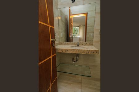 Casa para alugar com 300m², 5 quartos e 2 vagas Casa para alugar com 300m², 5 quartos e 2 vagasBanheiro da Suíte 1